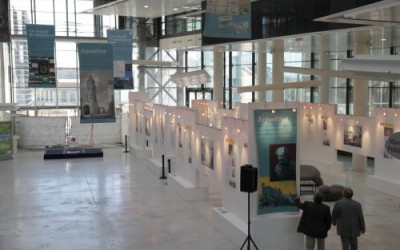 Exposition Léo Drouyn dans le hall du Conseil Général de la Gironde